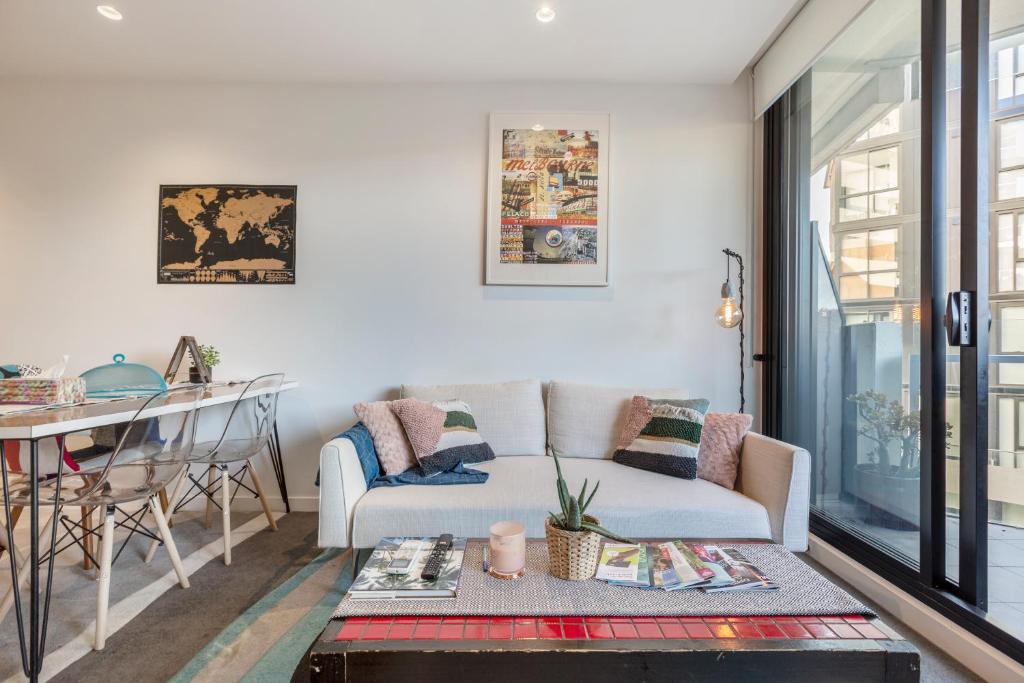 LUXURIOUS RIVERSIDE RESORT STYLE APARTMENT☆POOL☆SPA☆GYM☆ROOFTOP WITH CITY VIEWS 1