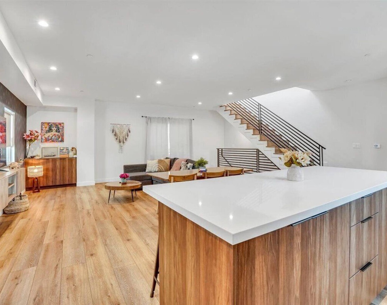 Luxurious Townhome 1