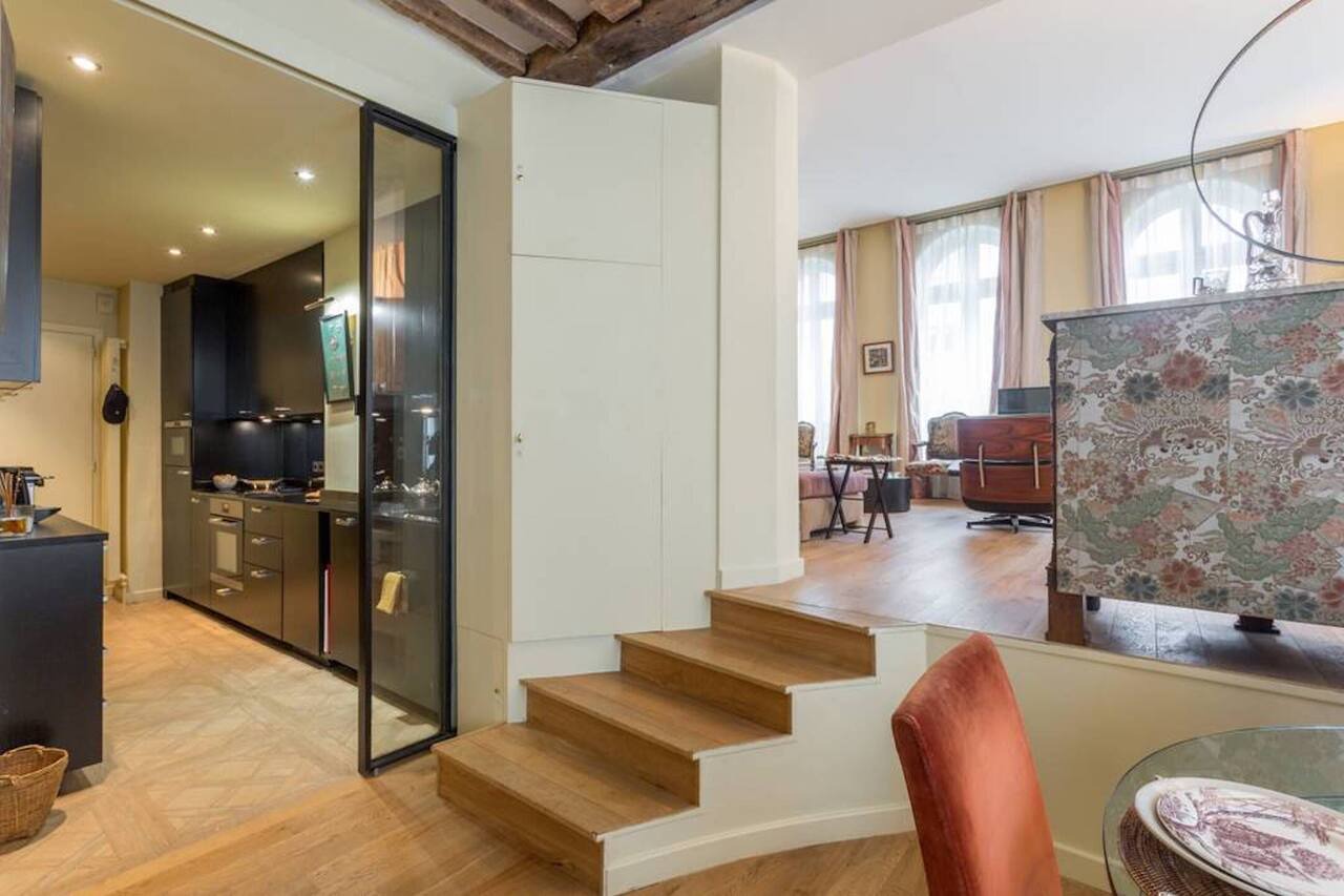 Luxury 2BR Louvre Apartment AC Elevator Heart of Paris 1st Arr. 1