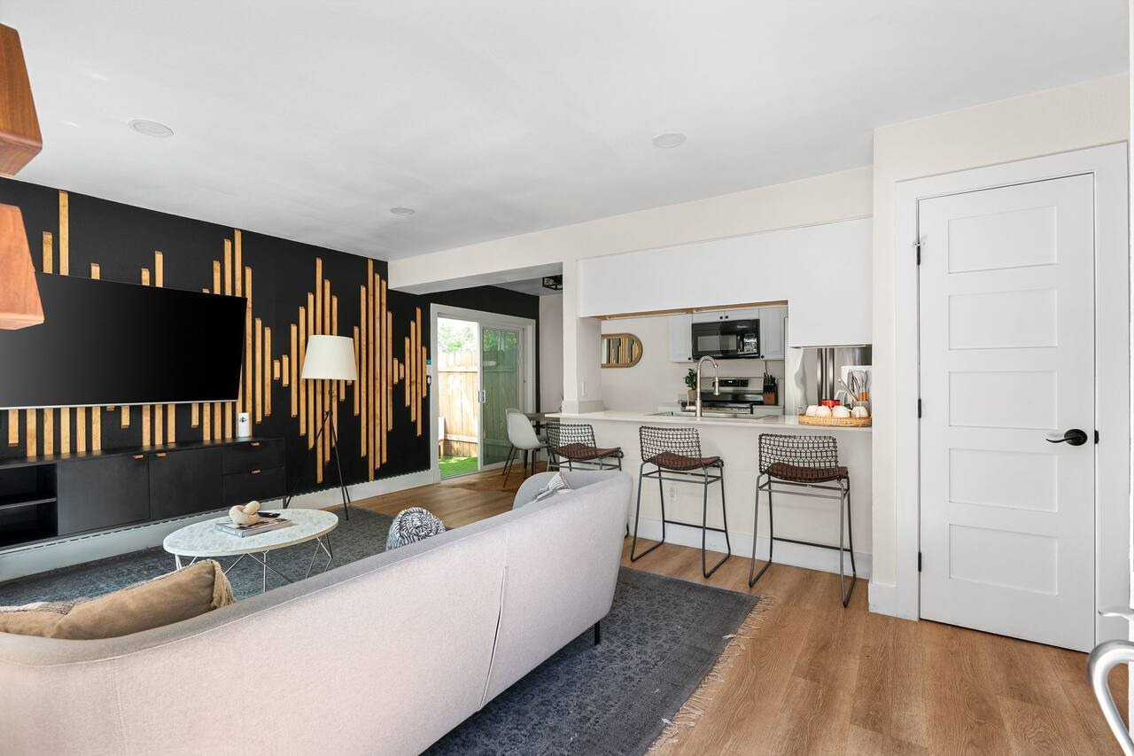 Luxury 3mi to DT ~ South Congress ~ Walkable 1