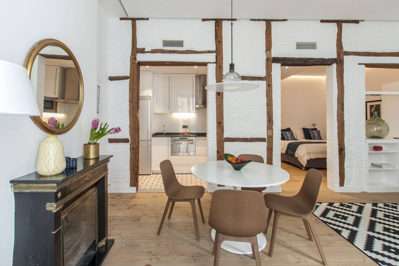 Luxury Aprt. Trendy Chueca, Madrid Center, Walk to Museums, Plazas and Gran Via 1