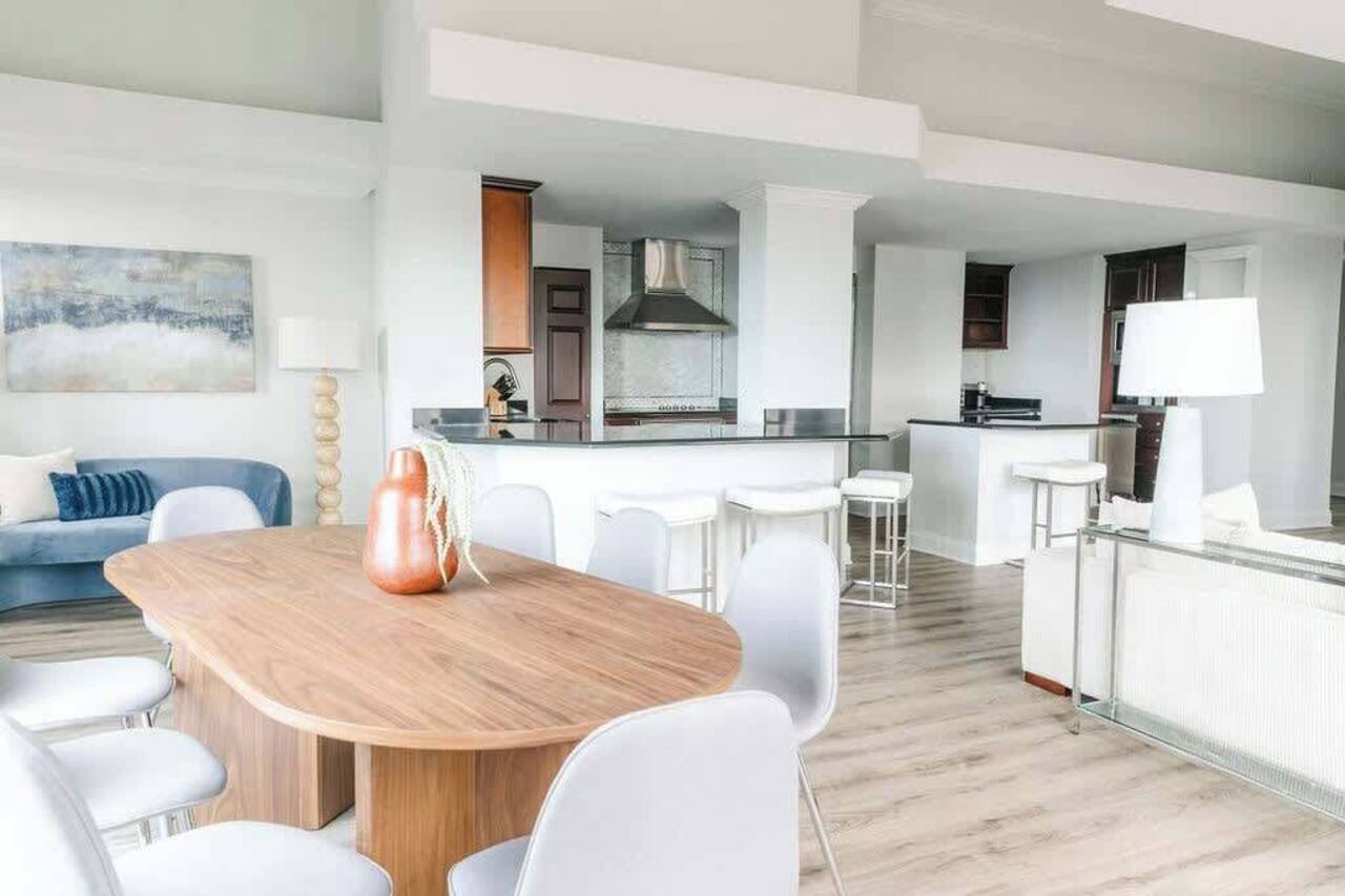 Luxury Designer Penthouse Combo West | Gold Coast 1