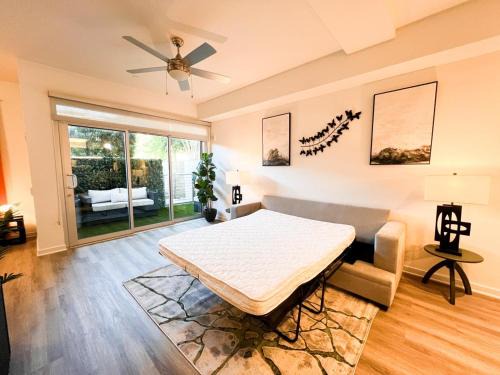 Luxury Open BD w Pool, Parking, & WD 133 1