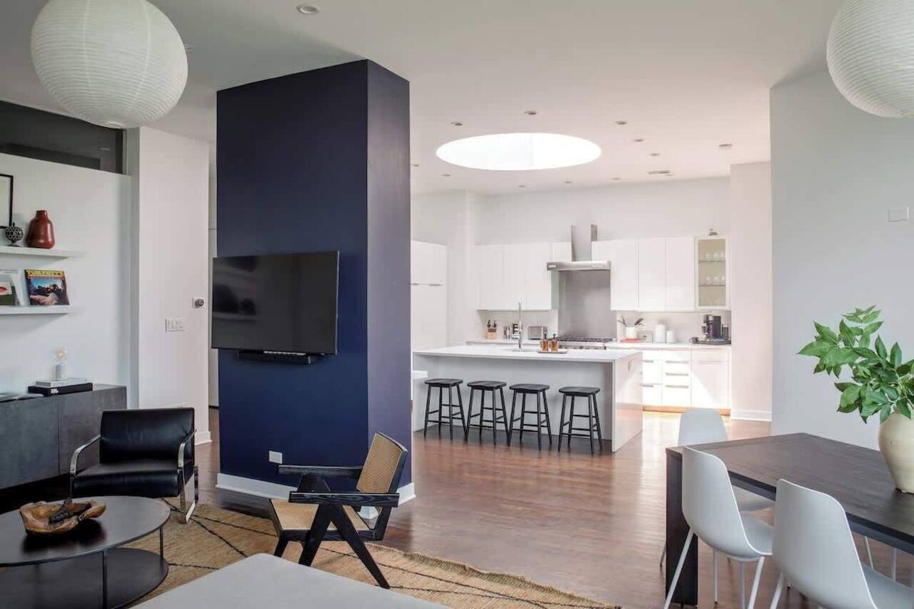 Luxury Penthouse Loft - Heart of Fulton Market 1
