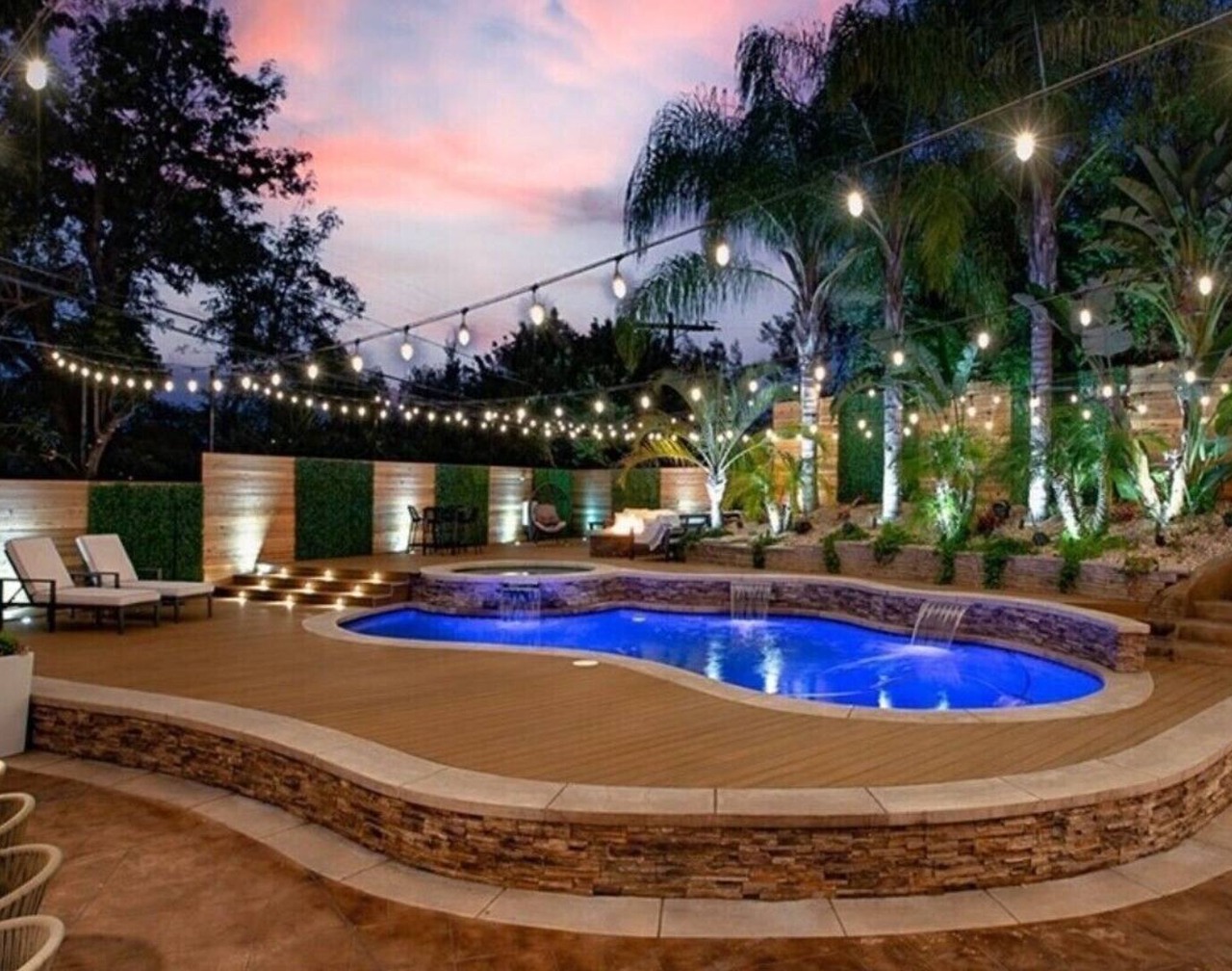 Luxury resort-like house in the heart of Los Angeles. 1