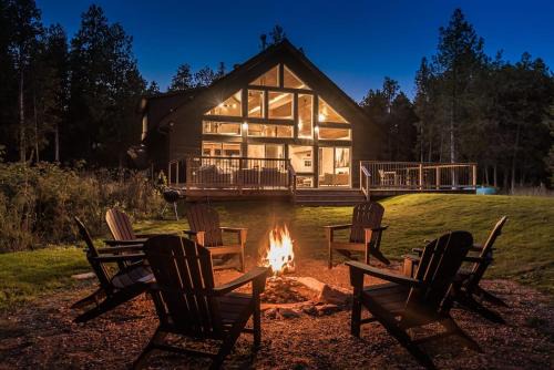 Luxury Tobermory Retreat Modern Home and Hot Tub 1