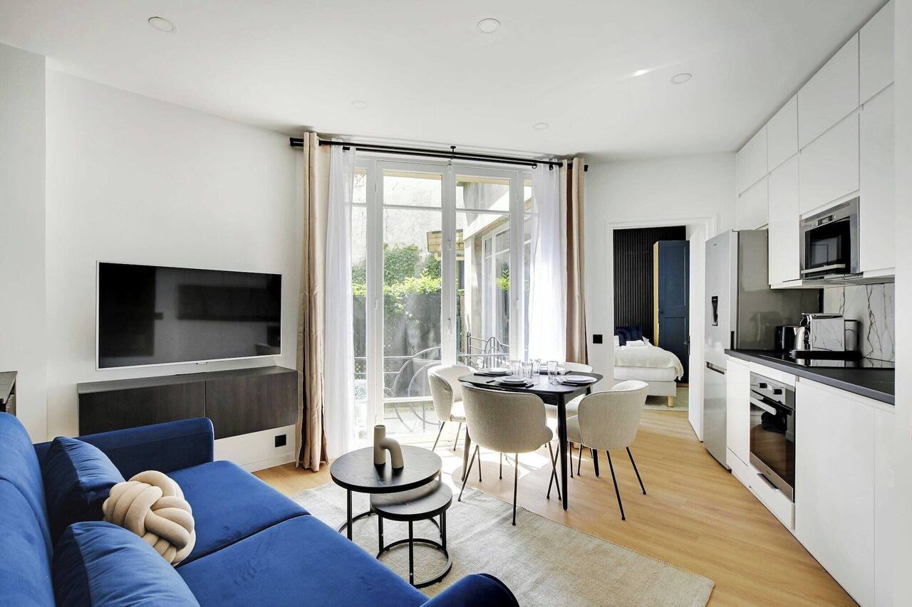 Magnificent 2BD/4P apartment - Eiffel Tower 1