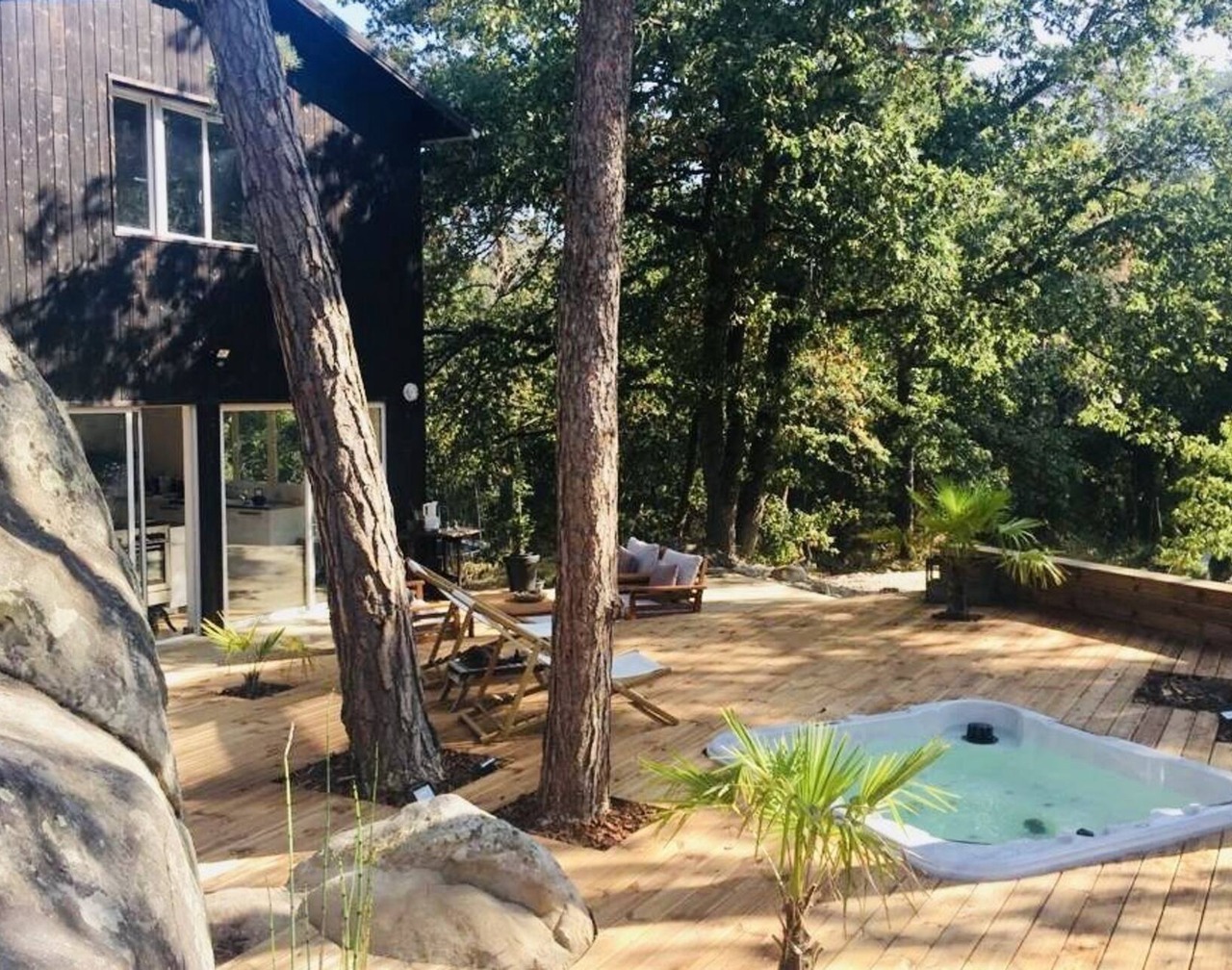 Maison atelier d'artiste dans les arbres and jacuzzi, 50 km from Paris 1