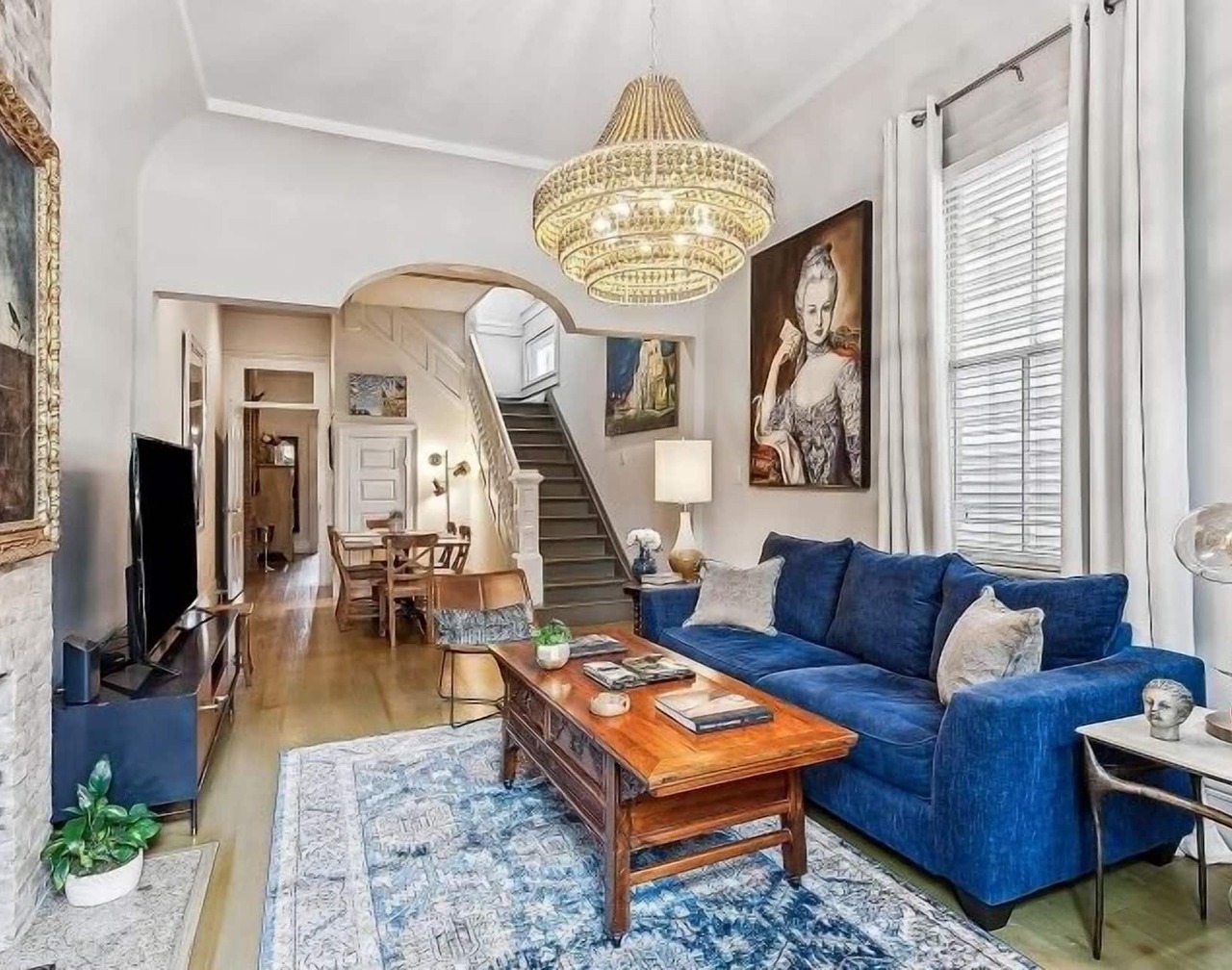 Maison de Manon, steps to the Street Car 1