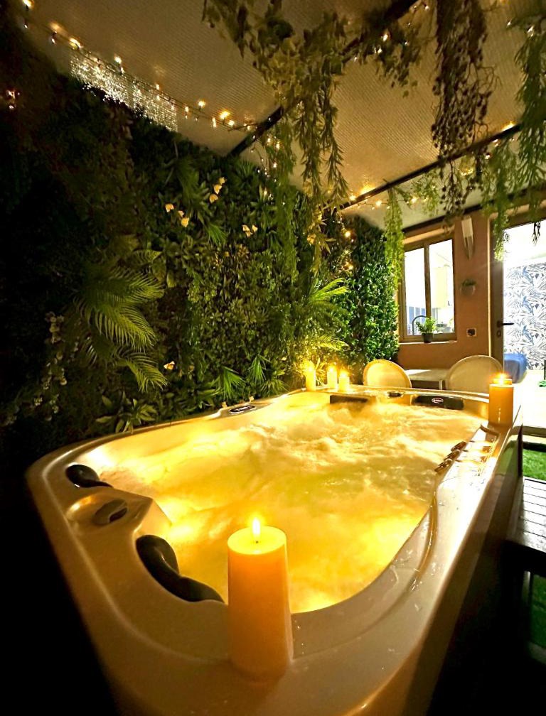 Majorelle blue SPA retreat 1