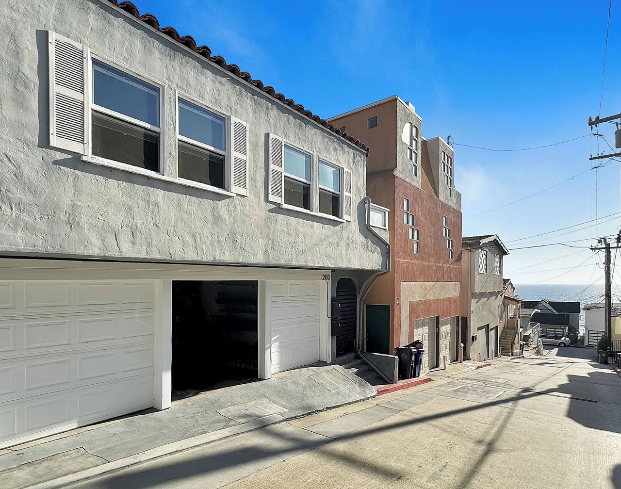 MANHATTAN BEACH Peaceful 2 bedroom steps to the beach 1