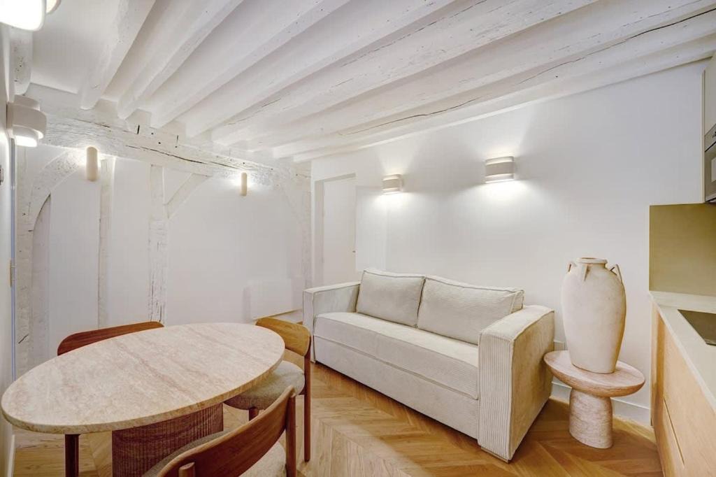 Marais studio in city center 1