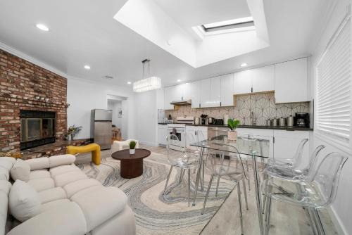 Marbella Lane - Serene and Pristine 2BR Home 1