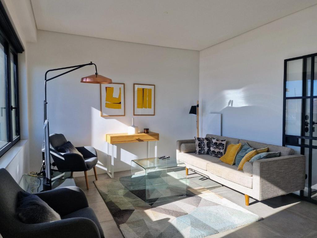 MBird Riverside 2BD Flat with garage 1