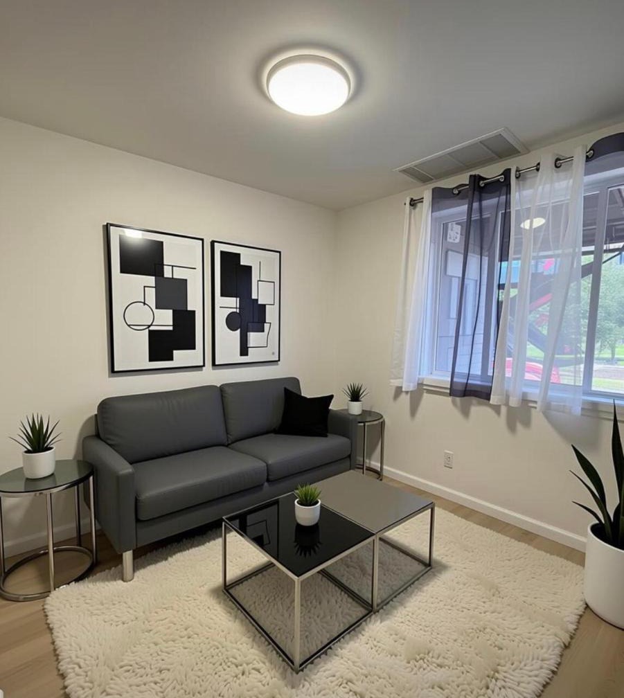 Modern 2BR 2BA Apartment Garden-View 1