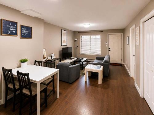 Modern 2br guest suite in Fleetwood Surrey 1
