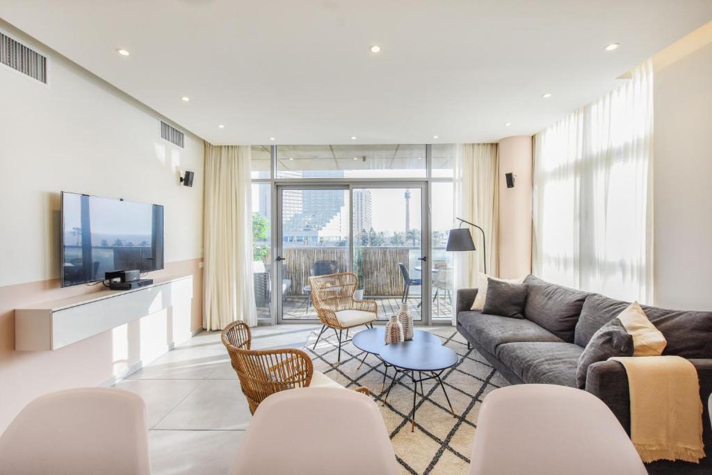 Modern 3-BR near Beach Club by HolyGuest 1