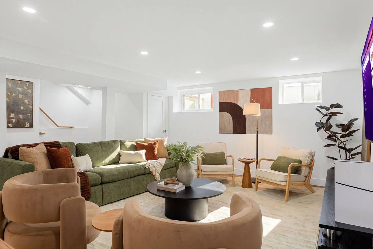 Modern 3BR Near Downtown Boston Walk to T Minutes to Logan Free Parking 1