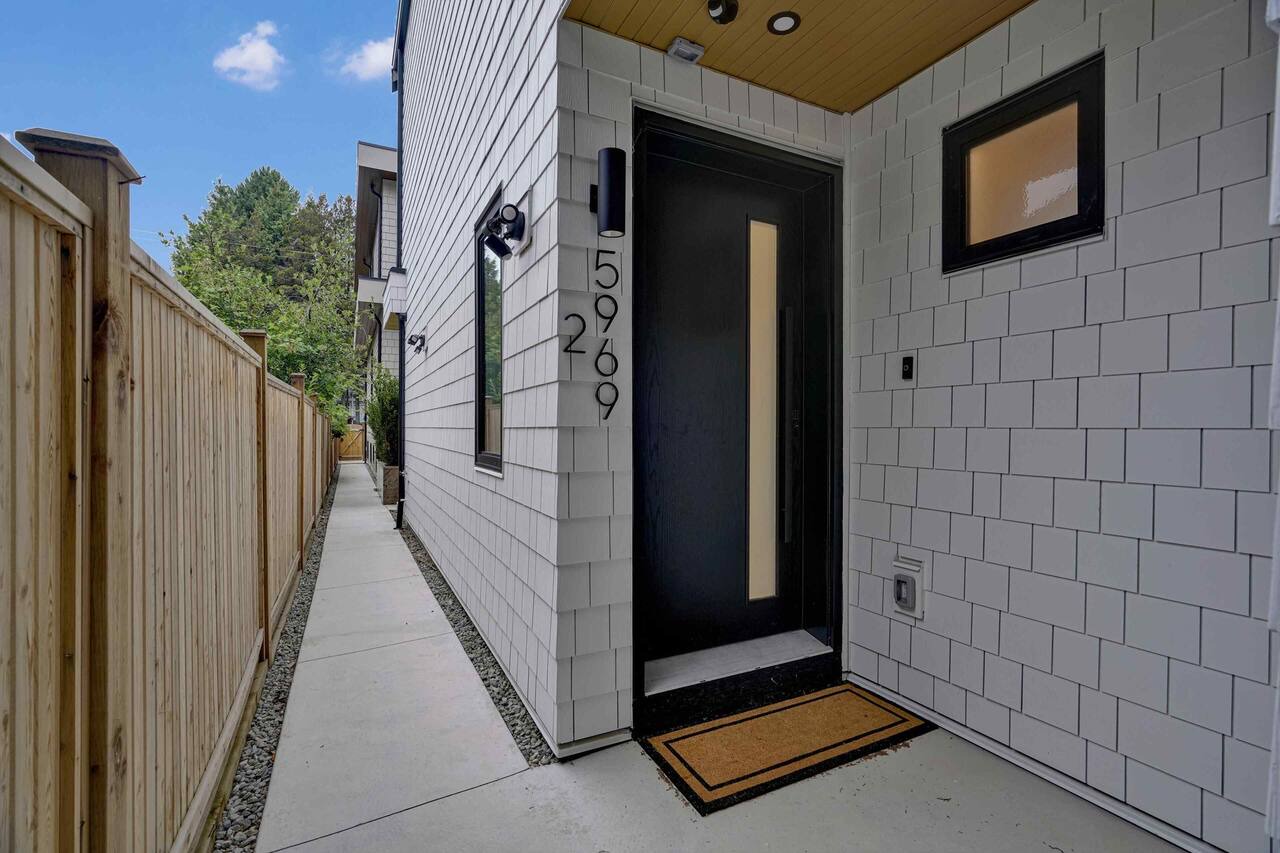 Modern 4BR Home Steps from VanDusen & Queen Elizabeth Park 1