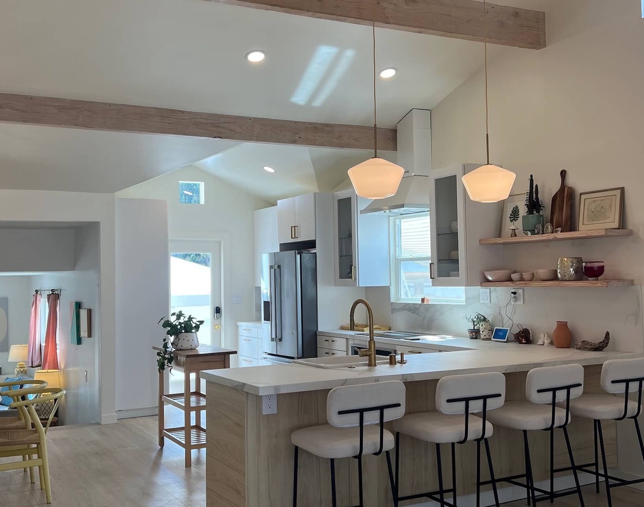 Modern Airy Santa Monica Beach House, Dog Friendly, Walk to Shops! 1