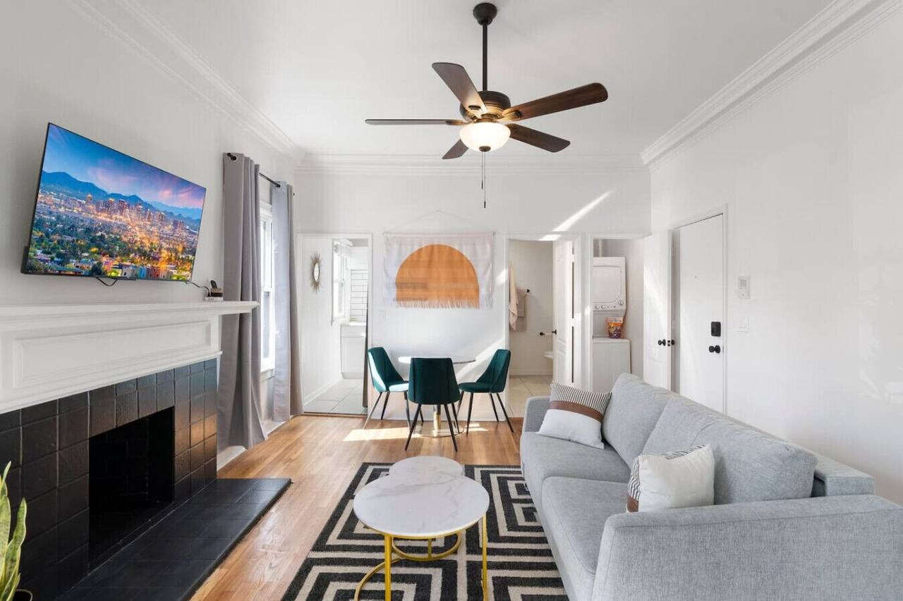 Modern Apartment in the Heart of Phoenix (4) 1