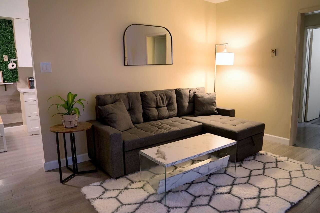Modern home in heart of Alhambra-10 min from LA 1