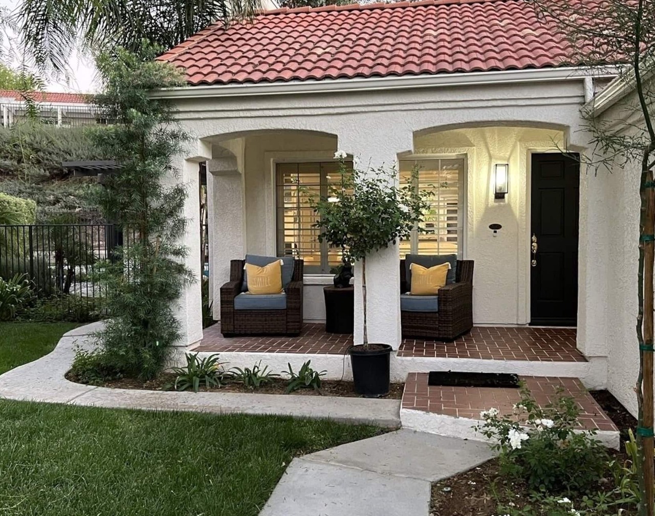 Modern Luxe Retreat ! 1