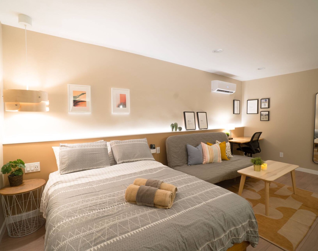Modern Private Studio - Mins away from Everything in Pasadena! 1