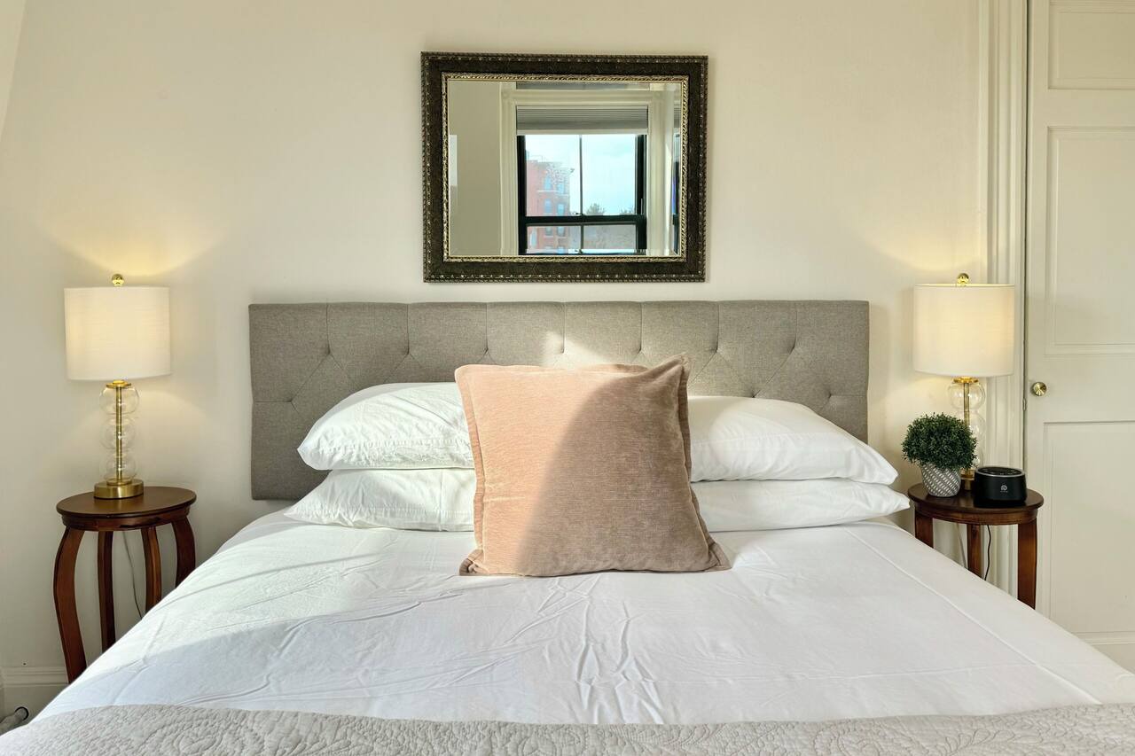 Morrill Mansion Inn | 5 | Self Check In | Parking 1