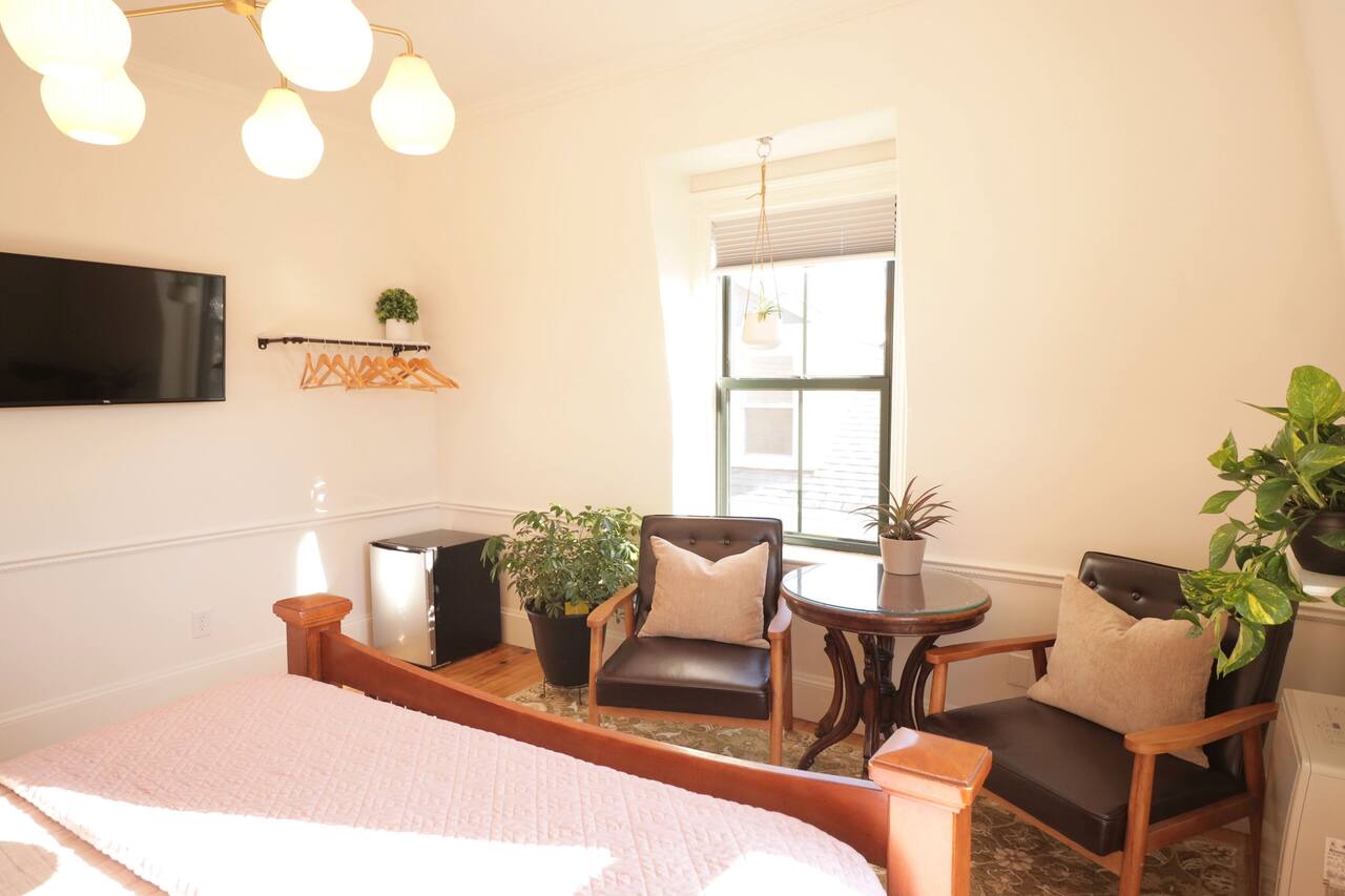 Morrill Mansion Inn | 6 | Self Check In | Parking 1