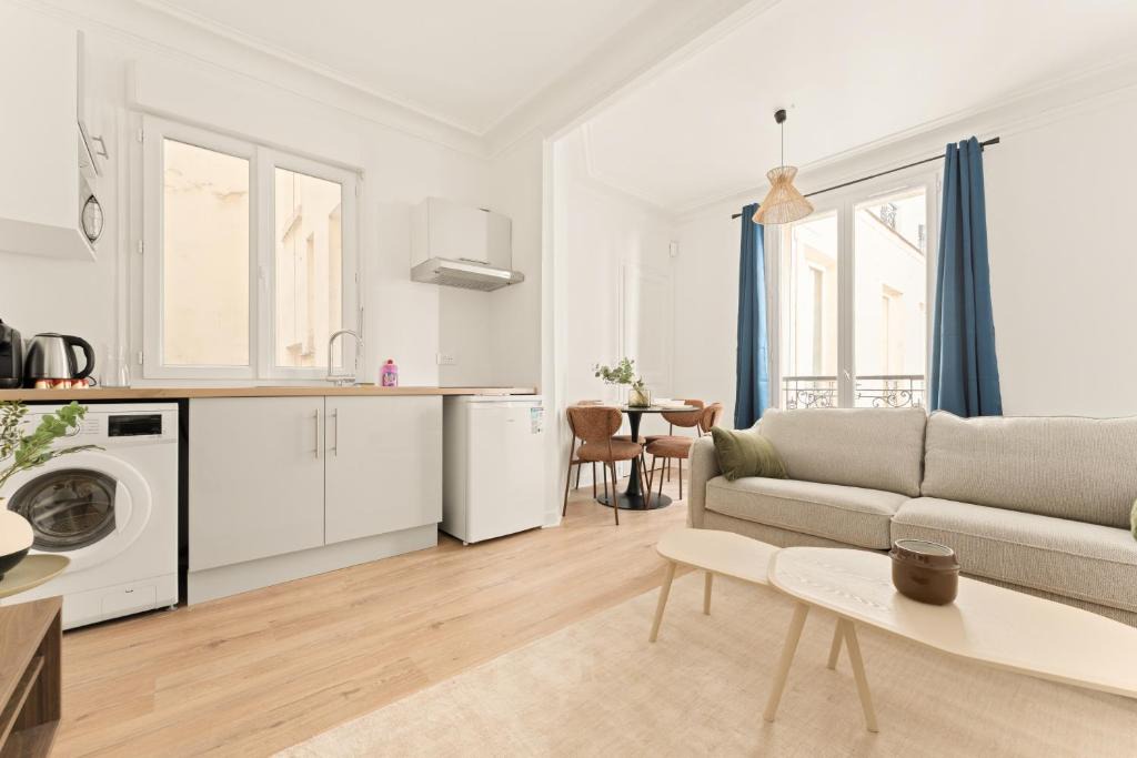 Near Le Marais, peaceful hideaway, Canal St-Martin 1