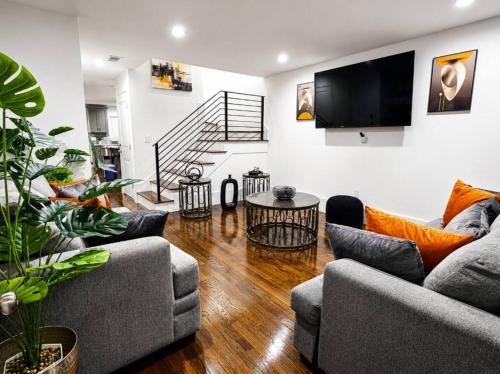 New 4-Bedroom, 5 Bed, 2.5Bath Near Downtown Boston 1