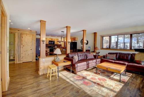 New Listing - Slopeside condo with Private Hot Tub 1
