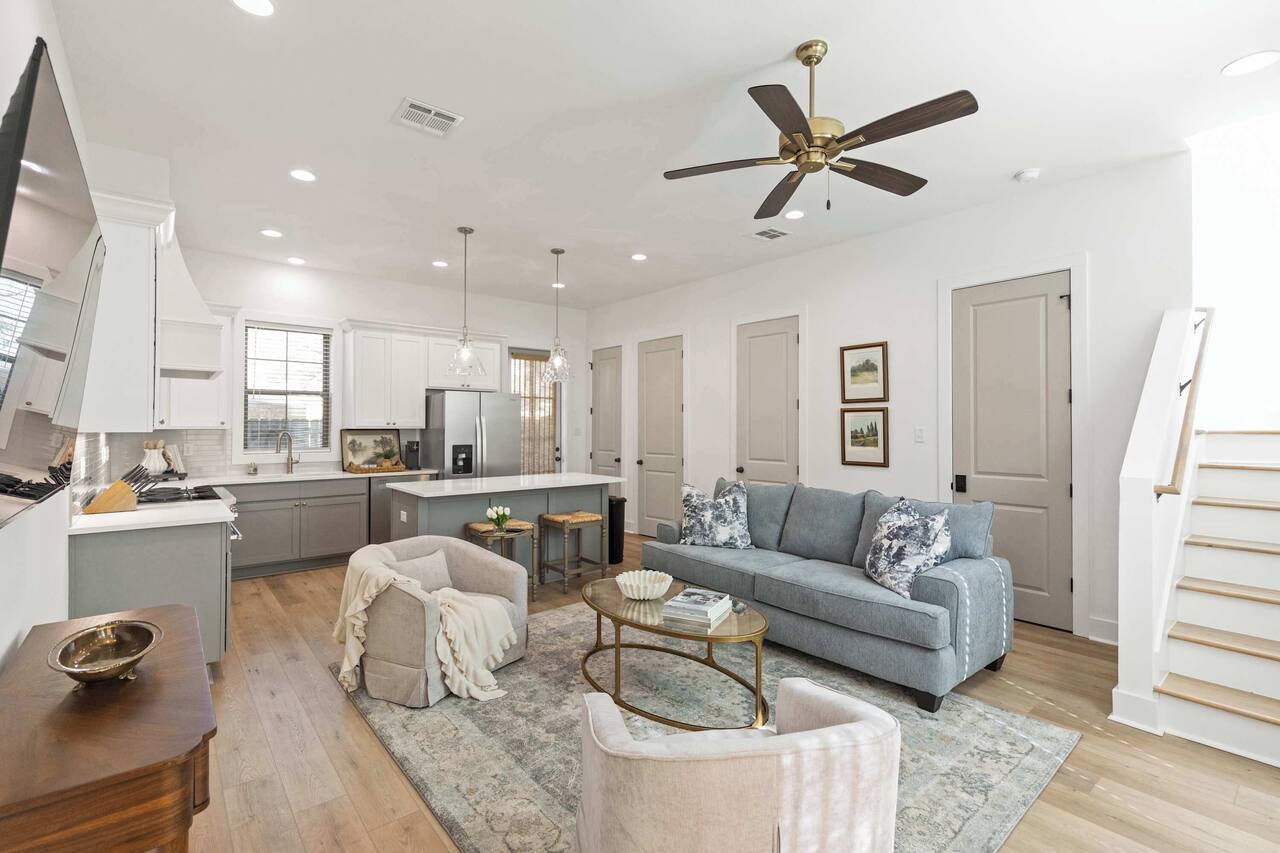 New Modern Home- River Ranch - King Bed 1