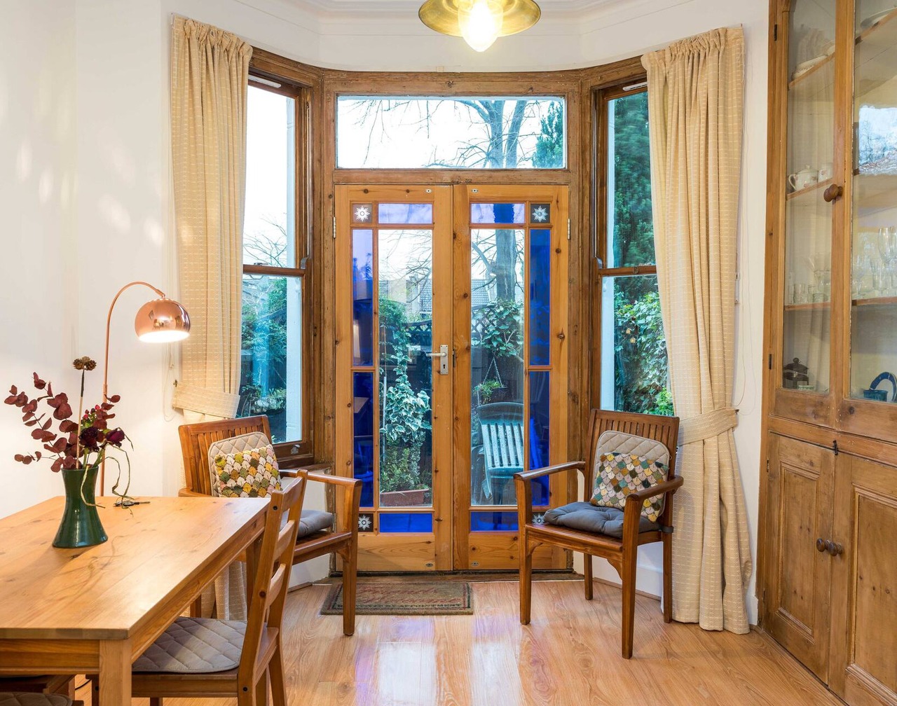 NEW Stylish 1 Bedroom Flat With Garden London 1