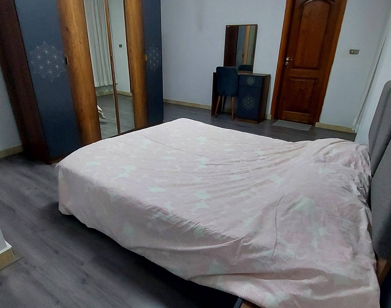 Nice three bed room flat 1