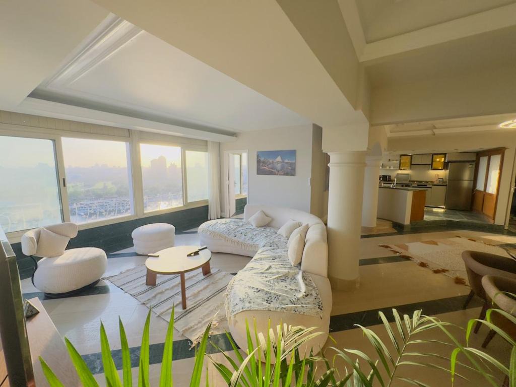 Nilefront Elegance Apartment Between Zamalek & Downtown 1
