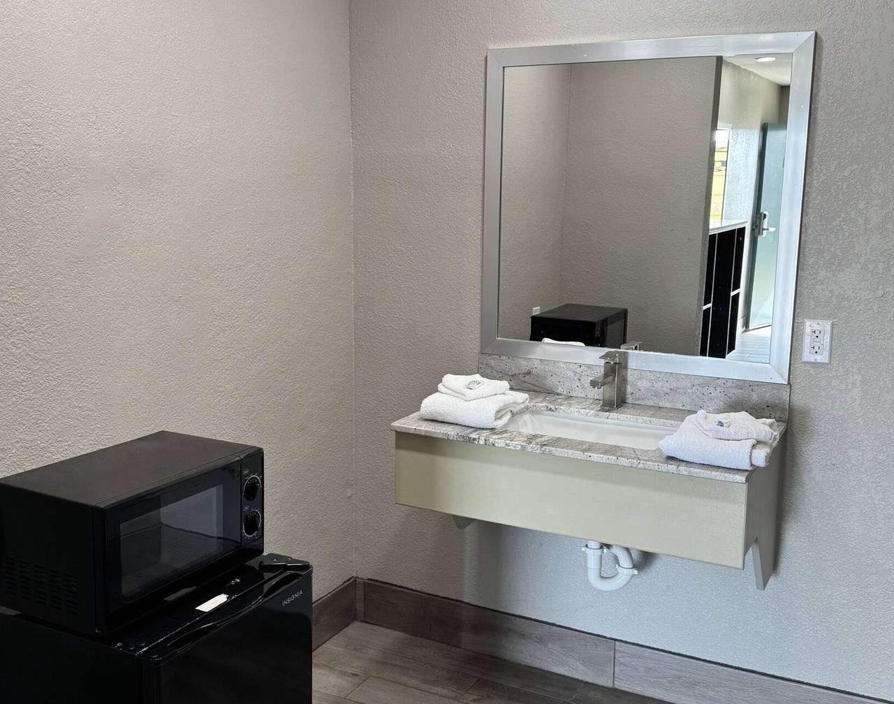 Nola Inn & Suites 1