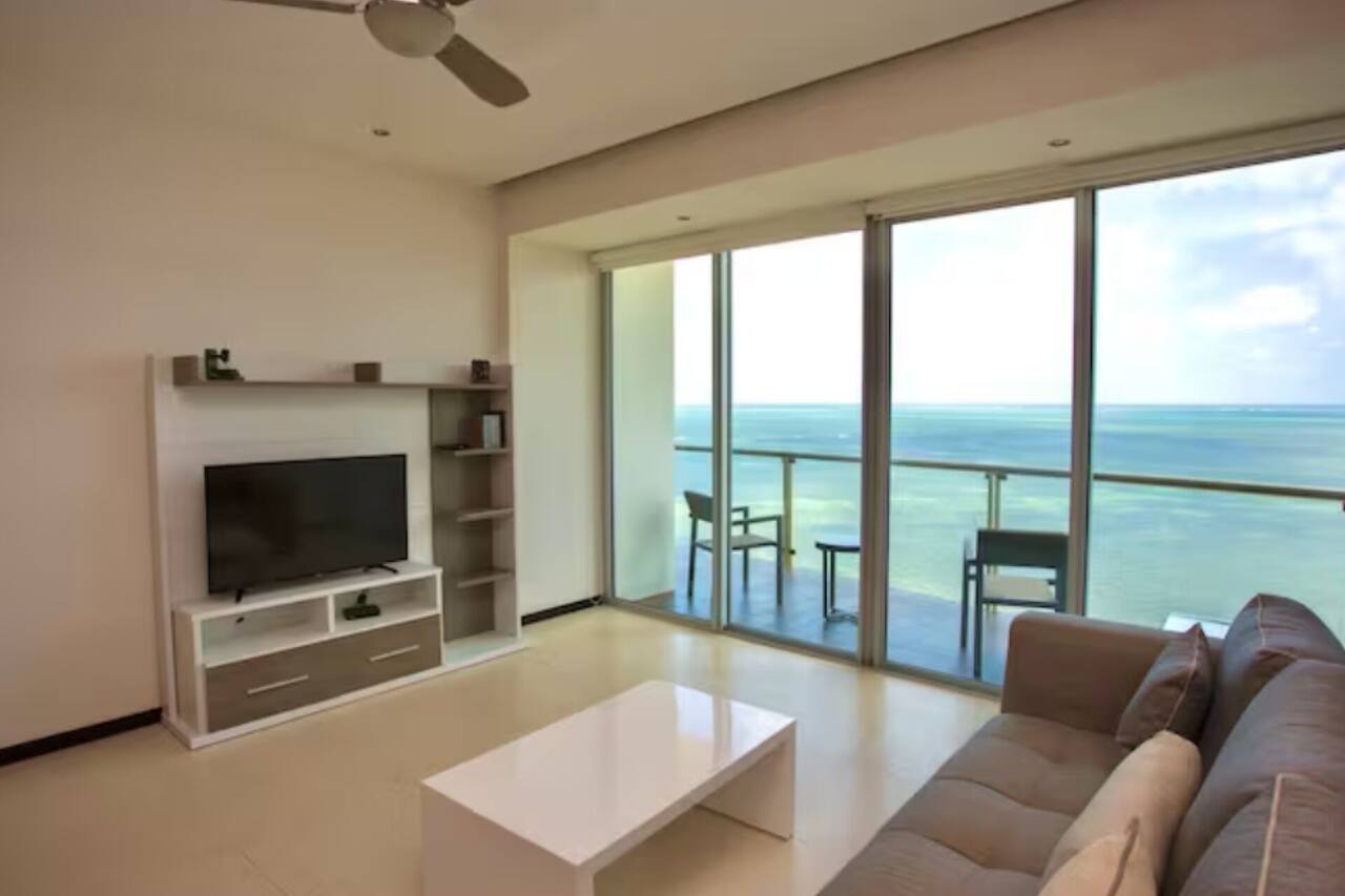 Ocean view 3 bedroom condo! Infinity pool 1