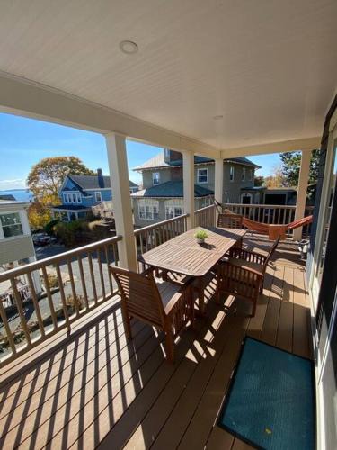 Ocean views, Large Deck, Grill, Kid and Dog Friendly 1