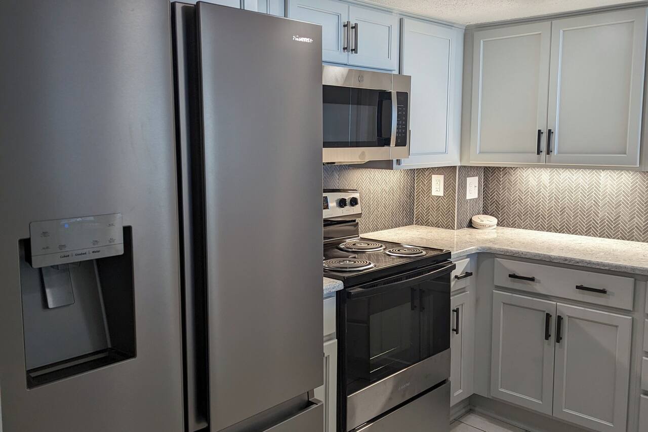 Oceanfront 2 Bedroom, 2 Bath, Immaculate Condo 1