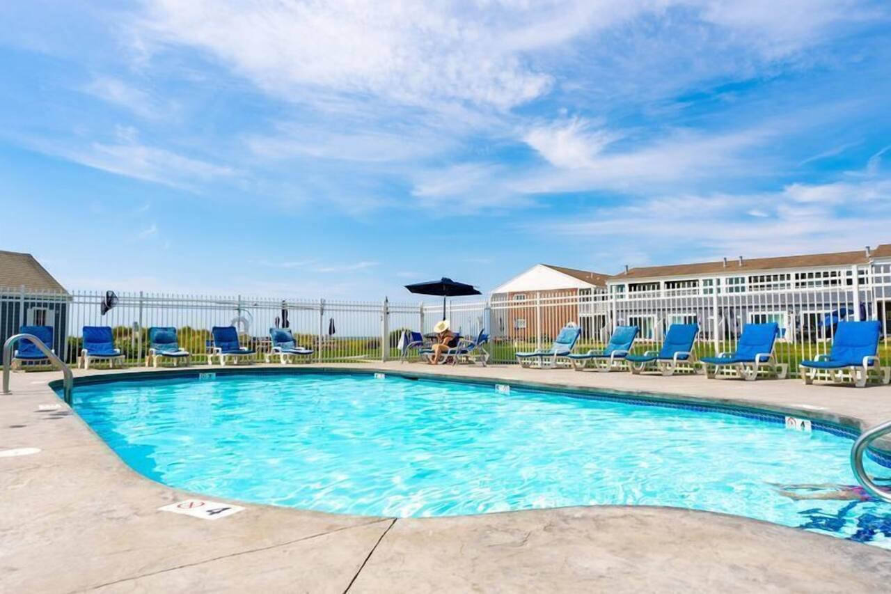 Oceanview Condo w/Fireplace & Patio 1