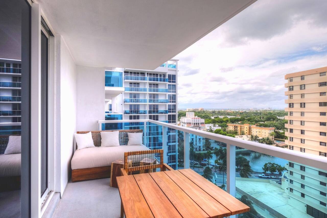 Oceanview Private Condo at 1 Hotel & Homes -1211 1