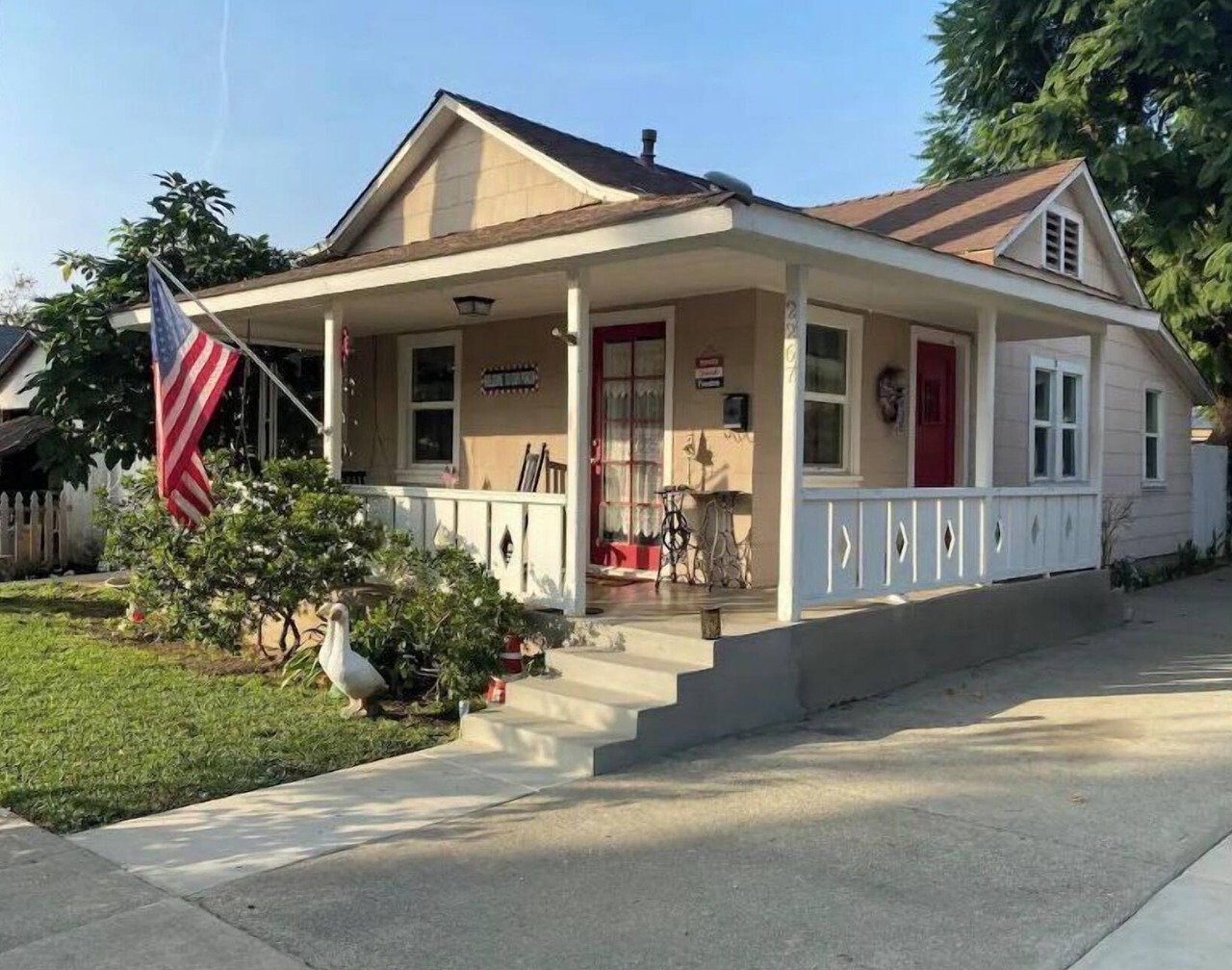 Old Town Americana in the heart of La Verne 1