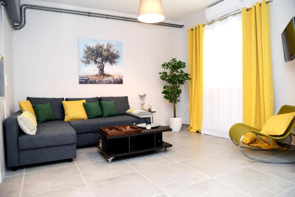 Olive Tree Deluxe Apt under Acropolis 1