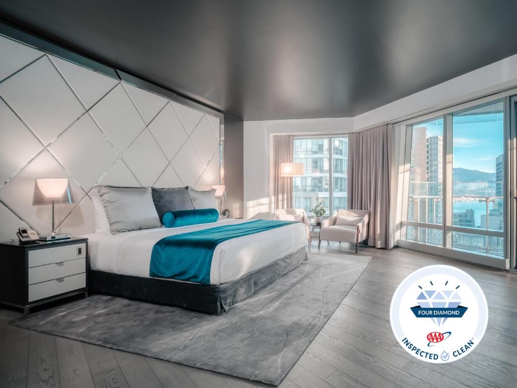 Paradox Vancouver 1