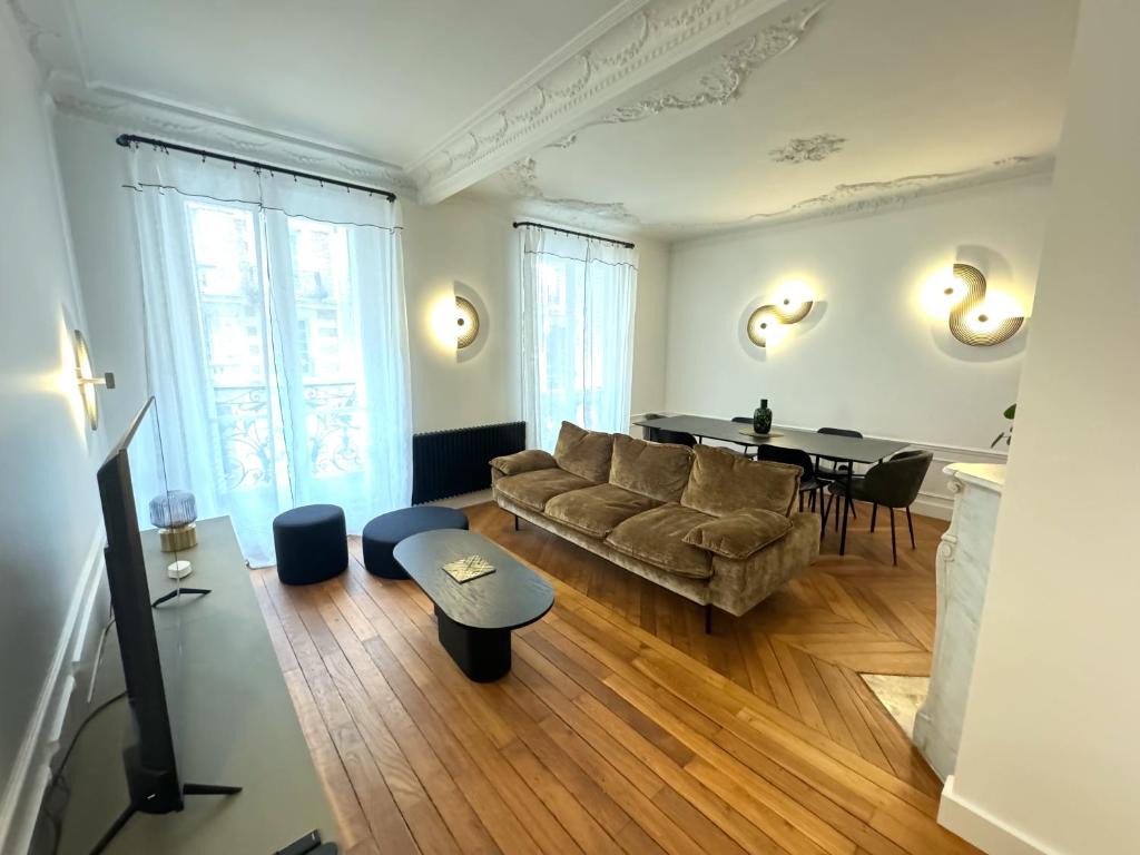 Parisian Luxury Style - Heart of Montparnasse 1
