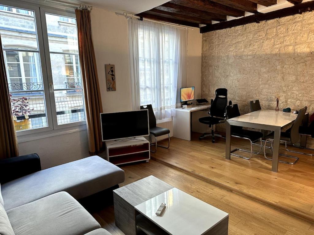 Parisian modern Flat 10 min walk to The Louvre 1