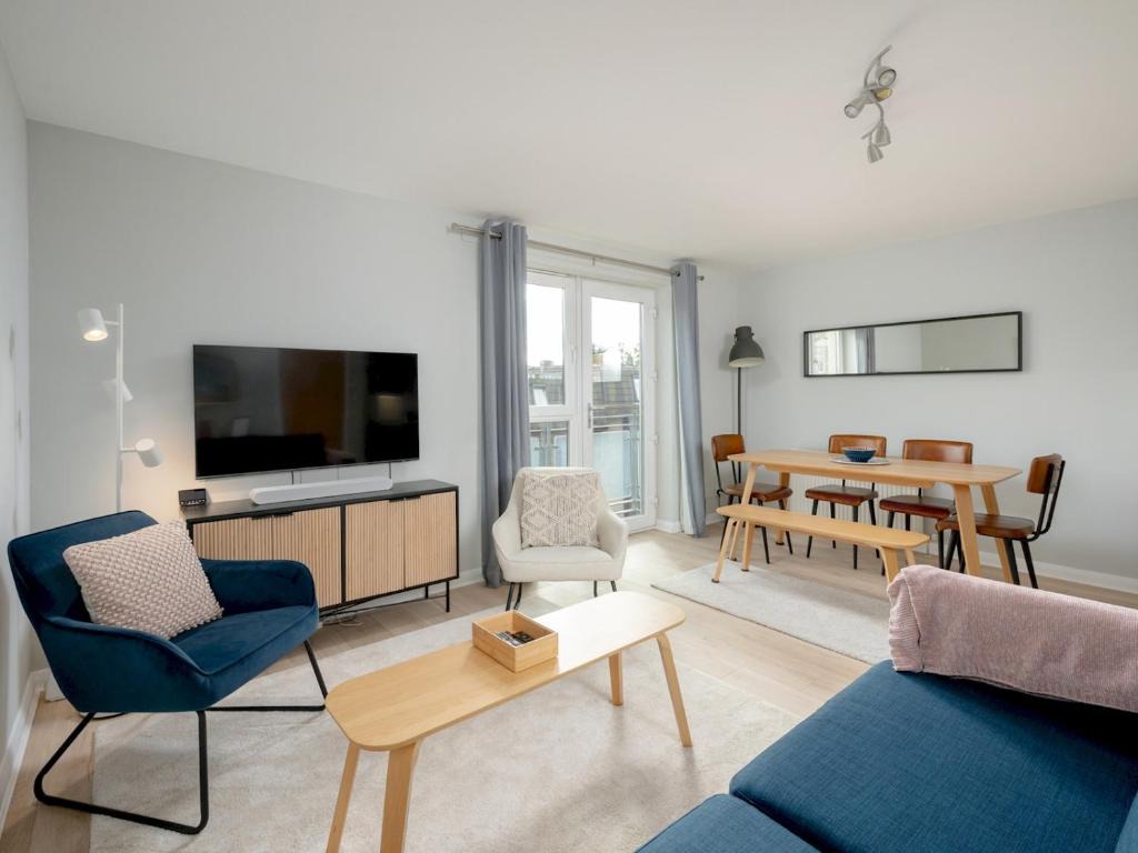 Pass the Keys Spacious Bright Modern Edinburgh City Flat 1