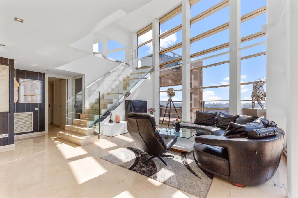 Penthouse Duplex with Epic Views 1